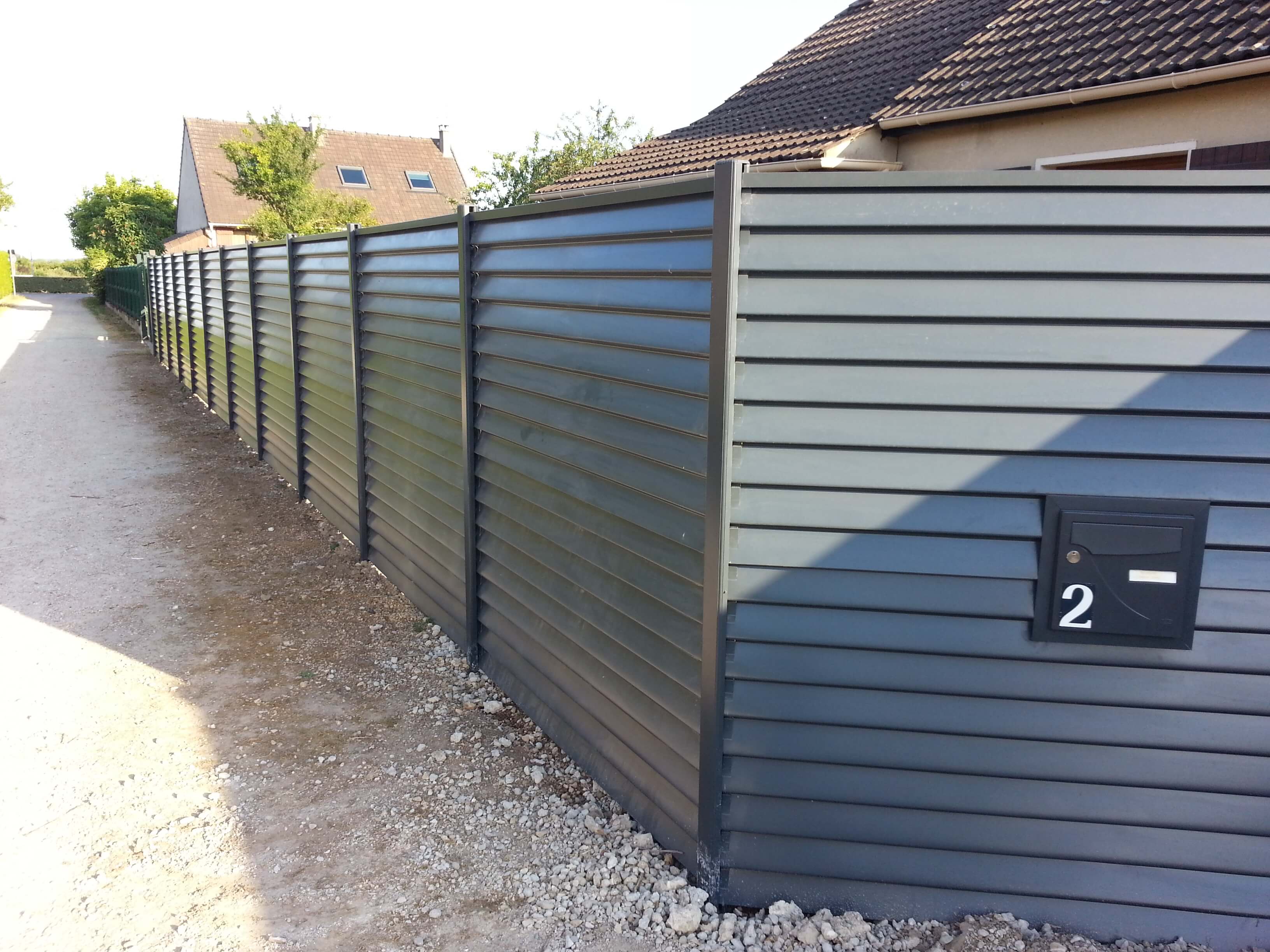 Clôture aluminium ajourée anthracite
